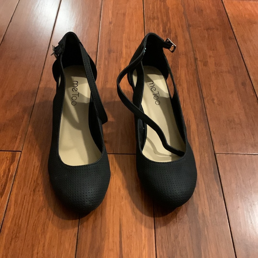 Shoes - Picture 2 of 8